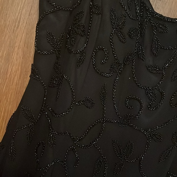 Long Dress to the floor beaded design split in back - Picture 3 of 6